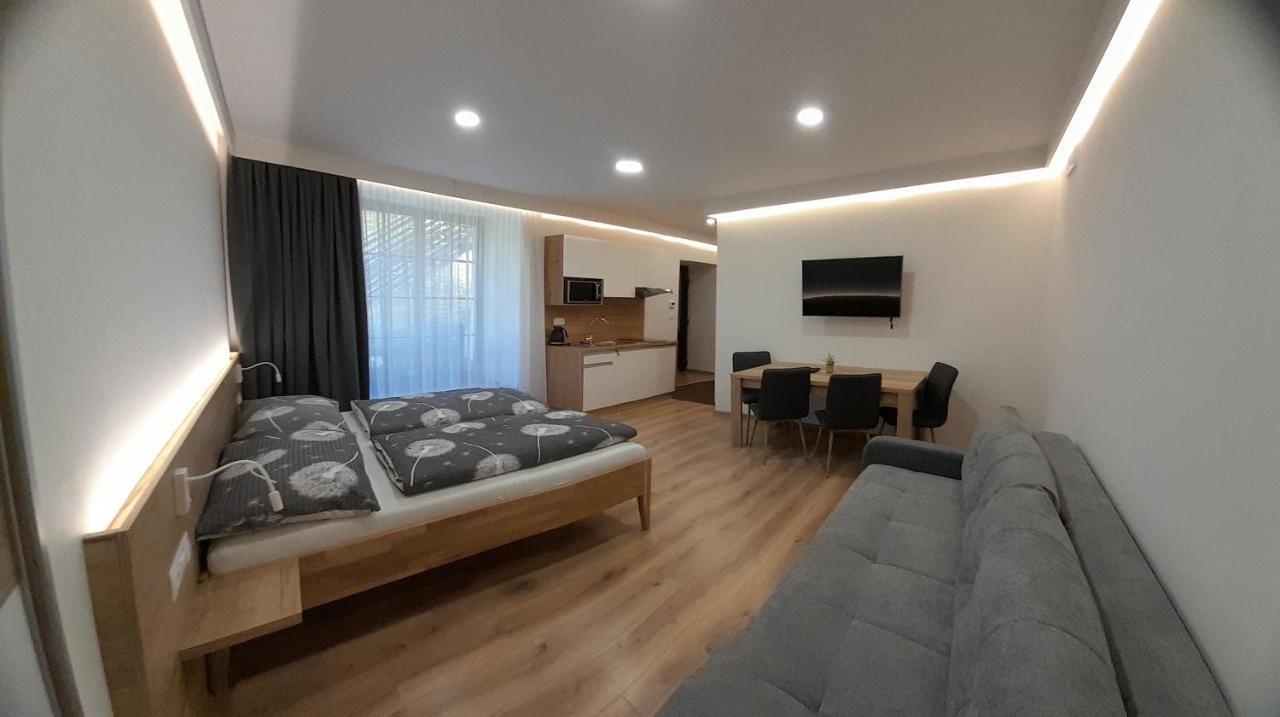 Apartmany Lumi Velky Slavkov Luaran gambar
